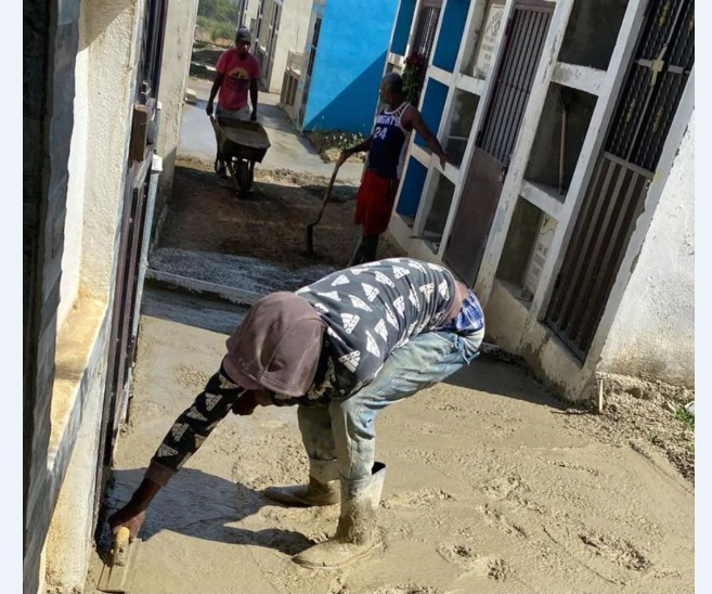 Primera etapa de construcción de pasillos en el “Cementerio Remanso de Paz”
