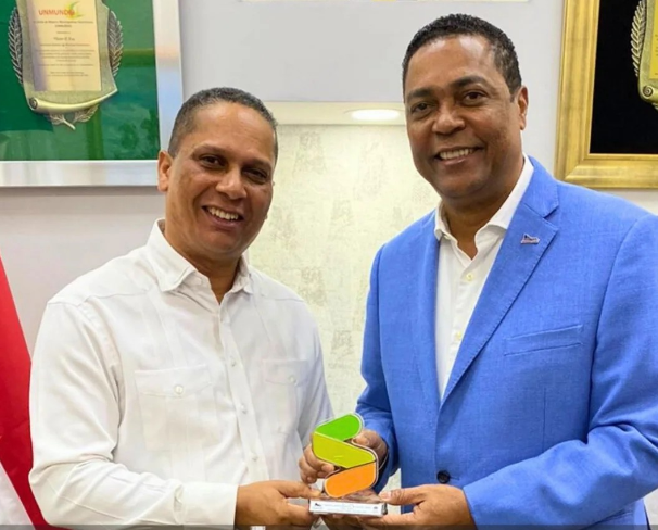 “La Junta Distrital de Hato del Yaque es reconocida por la Liga Municipal Dominicana y el Ministerio de Administración Pública, por el esfuerzo, entrega y dedicación al desempeño, el pasado período 2023.”