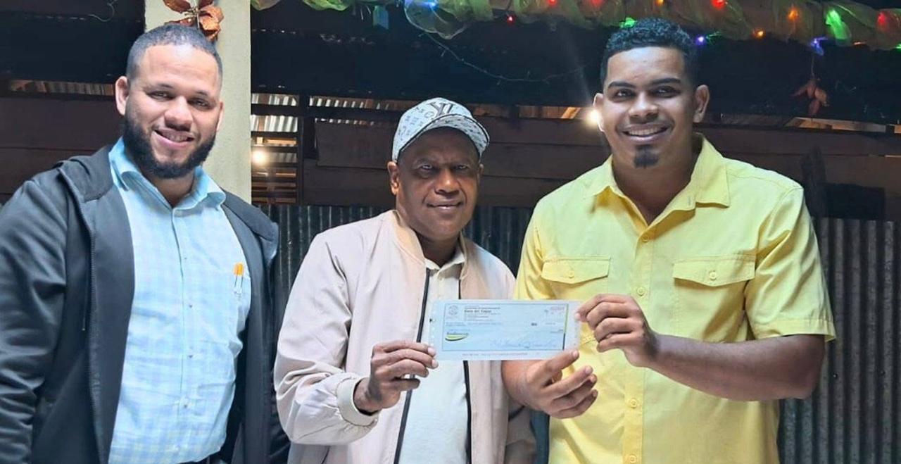 El Departamento de Desarrollo Comunitario de la Junta Distrital de Hato del Yaque hace entrega de Cien Mil Pesos ($100,000.00) a la Junta de Vecinos “Unidos Por un Nuevo Amanecer”.