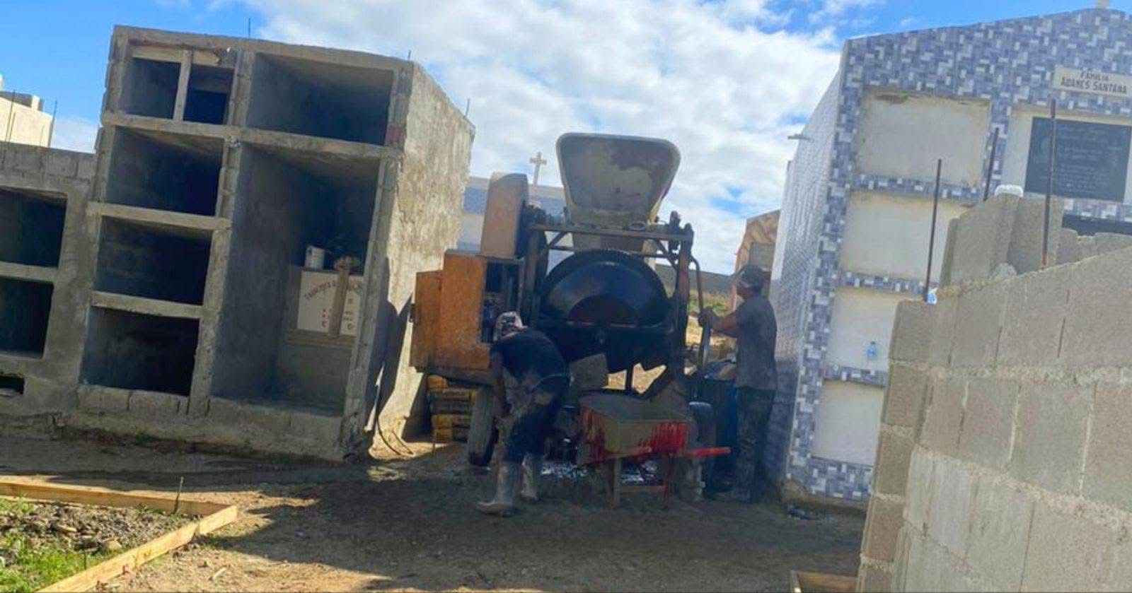 “La Junta Distrital de Hato del Yaque inicio la Segunda Etapa de pavimentación de los pasillos del Cementerio Campo Santo Remanso de Paz”