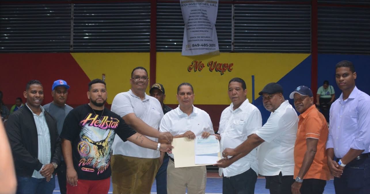 Impulsando el Deporte en Hato del Yaque: Apoyo al Torneo de Baloncesto Mi Vivienda 2025