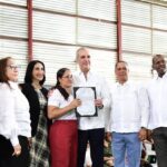 Entrega de Títulos de Propiedad en Hato del Yaque: Más Seguridad y Esperanza para las Familias.