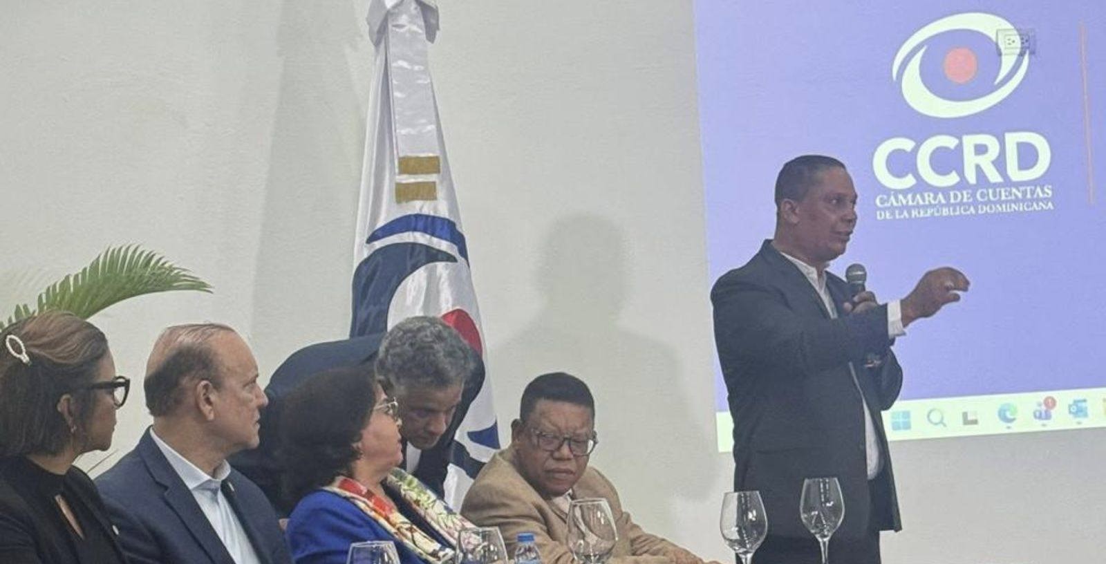 Participamos en la Asamblea de Alcaldes y Directores Distritales de la Provincia de Santiago.
